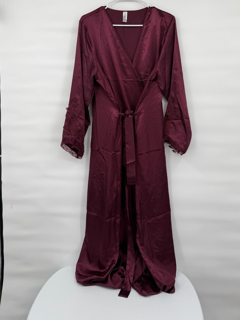 Flora burgundy polyester satin robe